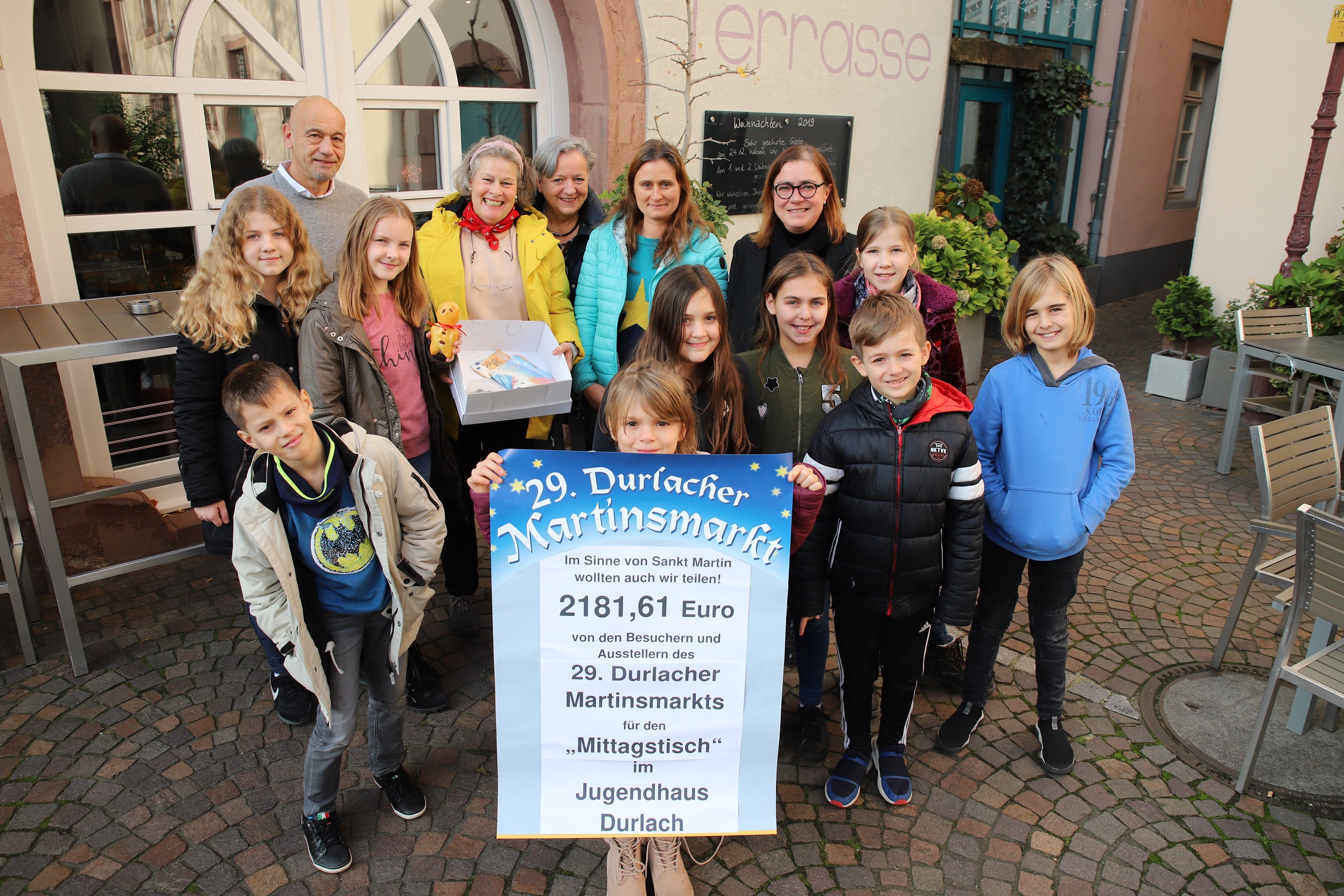 19Übergabe Zutaten-Suppentopf_klein